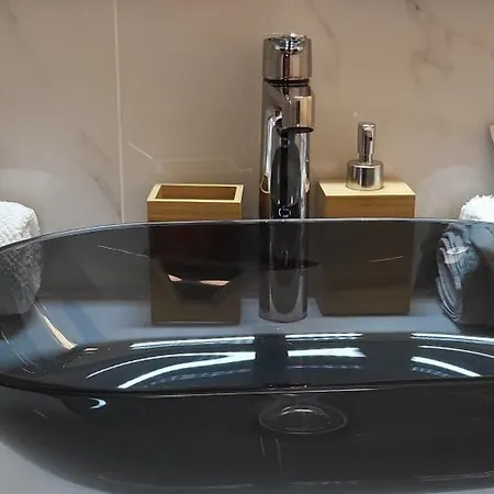 Blanc & Chic Con Giardino 아파트